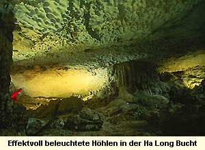 Effektvoll beleuchtete Höhlen in der Ha Long Bucht